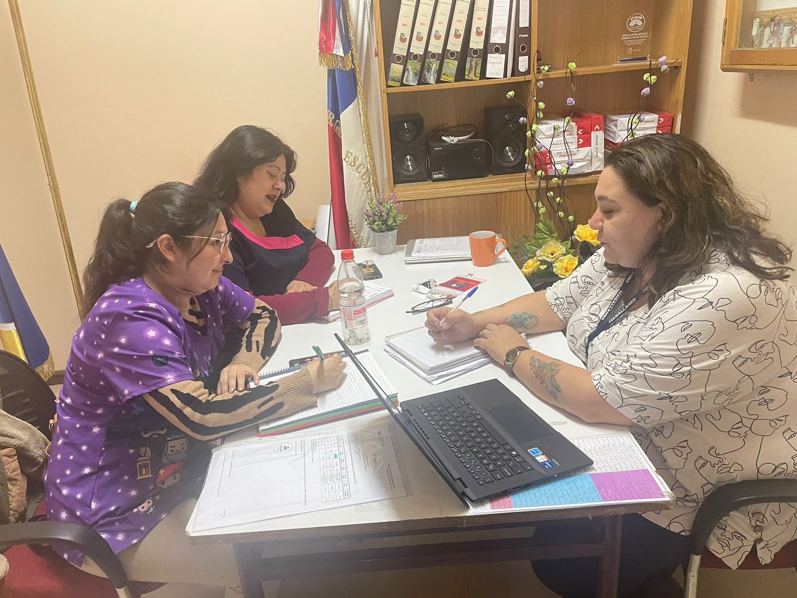 SLEP Magallanes atiende consultas de trabajadores de la educación en Tierra del Fuego